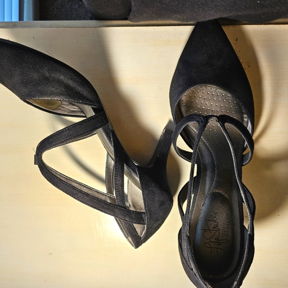 Dress shoes